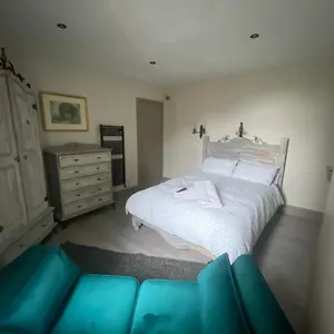  Apartment Just The Tonic United Kingdom