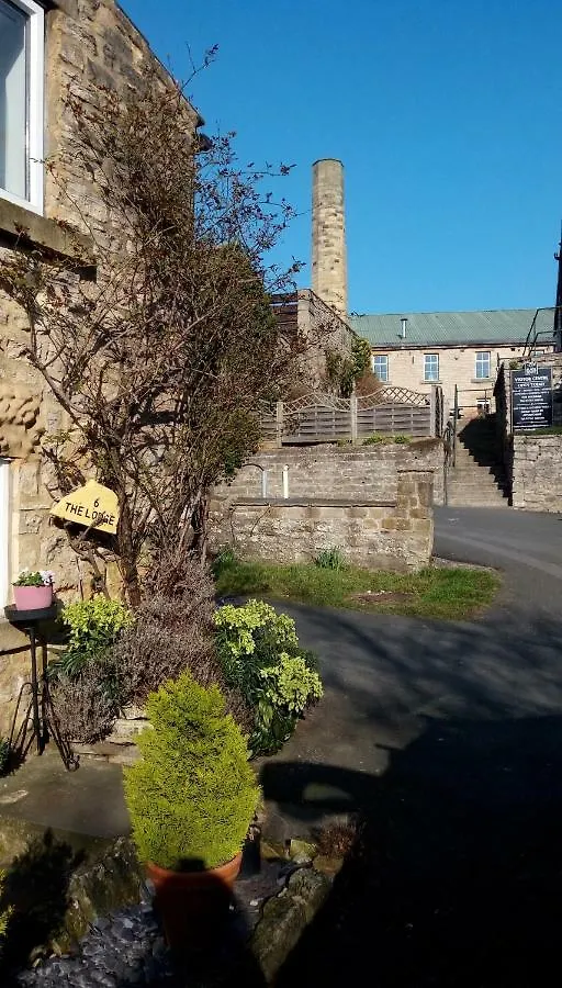 The Lodge Masham 0*,
